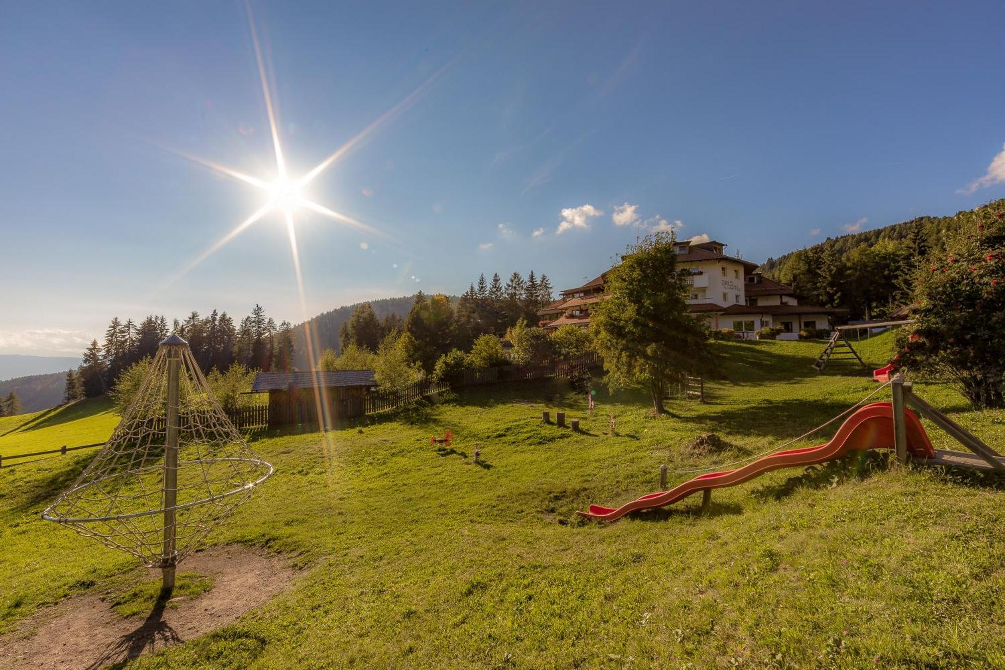 Berghotel Zum Zirm Коллальбо Экстерьер фото