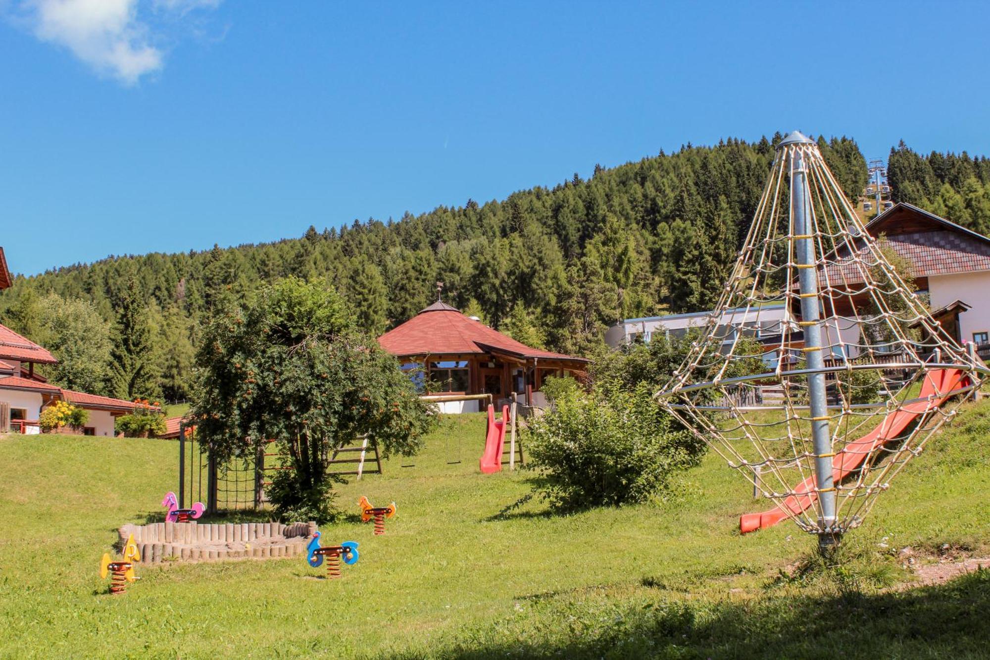 Berghotel Zum Zirm Коллальбо Экстерьер фото